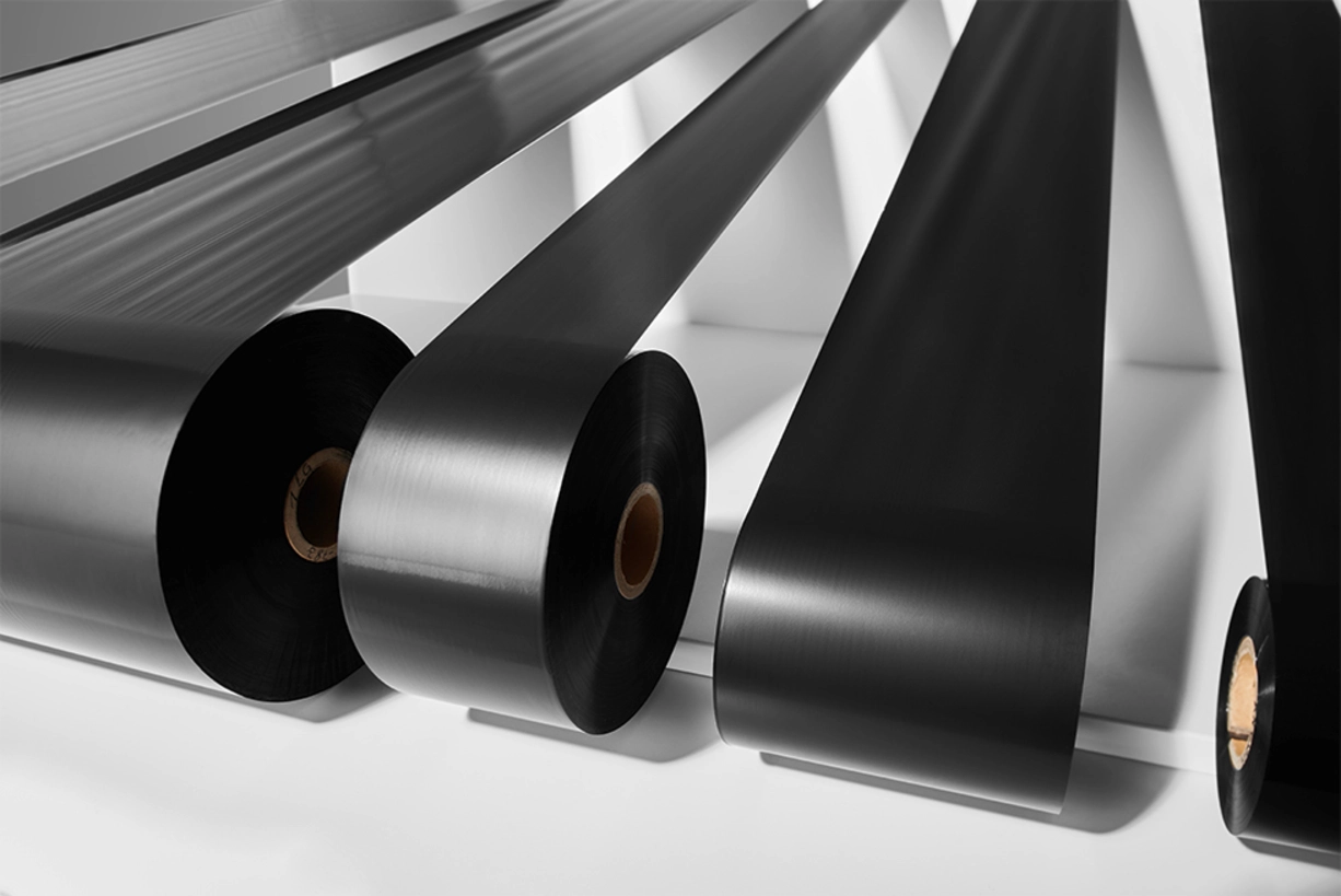 條碼、條紋代碼、二維條碼:利用熱轉印技術實現快速、精準的標示 用於防偽標籤的黑色熱轉印色帶