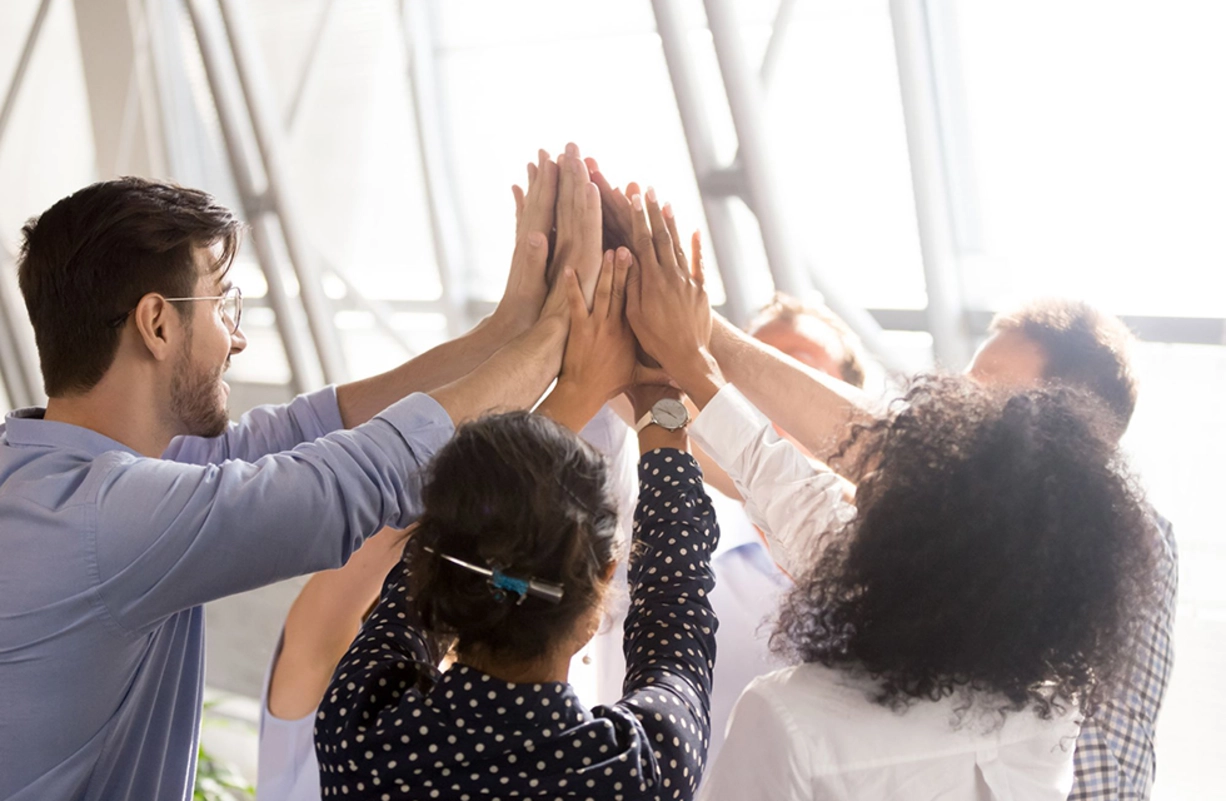 LEONHARD KURZ 的社會永續發展 商業行為準則:LEONHARD KURZ 的團隊協作