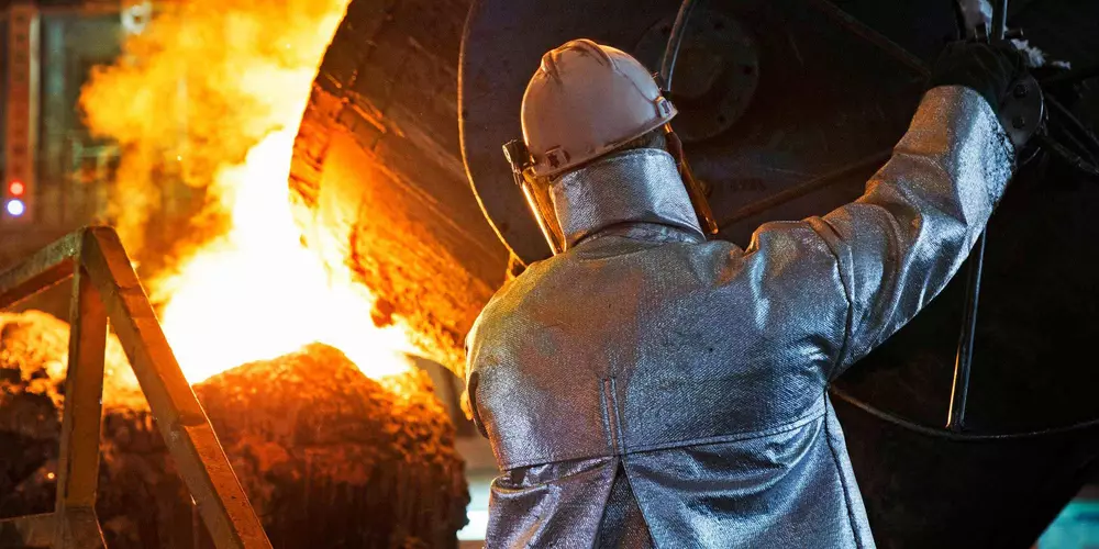 KURZ Combines Security with Functionality: Protective Clothing with Textile Coating