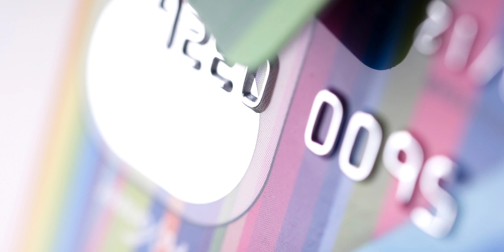 探索我們的卡片防偽產品:可靠且經久